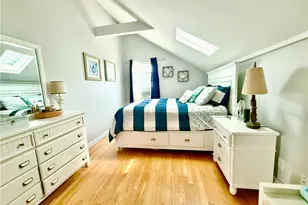 22 Dixon St, Newport, RI 02840 - Photo 15