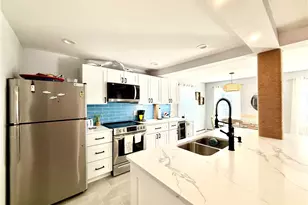 22 Dixon St, Newport, RI 02840 - Photo 5