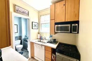 11 Old Beach Rd, Newport, RI 02840 - Photo 5