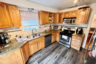 7 Watson St, Newport, RI 02840 - Photo 3