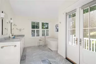 140 Aldrich Ave, Warwick, RI 02889 - Photo 35