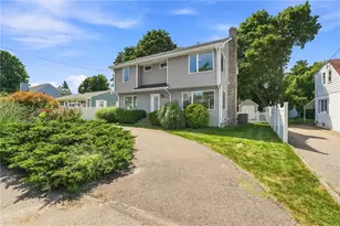 39 Treasure Rd, Narragansett, RI 02882 - Photo 1