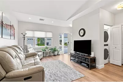 6 West Valley Circle, West Warwick, RI 02893 - Photo 7
