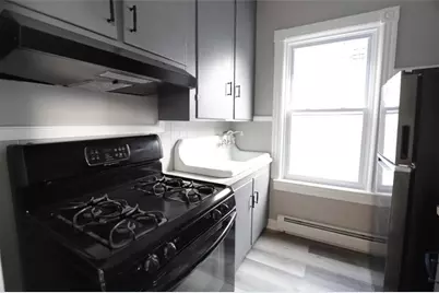 686 Broadway #2R, Pawtucket, RI 02860 - Photo 5