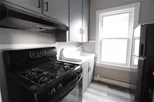 686 Broadway, Pawtucket, RI 02860 - Photo 5