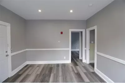 686 Broadway #2R, Pawtucket, RI 02860 - Photo 3
