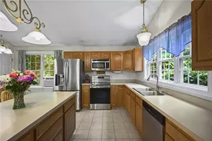 163 Lake Washington Dr, Glocester, RI 02814 - Photo 7