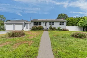 21 Massachusetts Blvd, Portsmouth, RI 02871 - Photo 1