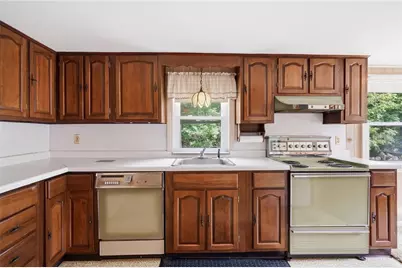 1639 South County Trail, East Greenwich, RI 02818 - Photo 11