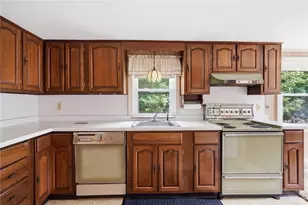 1639 S County Trl, East Greenwich, RI 02818 - Photo 11