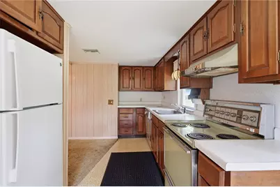 1639 South County Trail, East Greenwich, RI 02818 - Photo 15