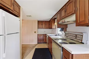 1639 S County Trl, East Greenwich, RI 02818 - Photo 15