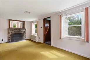 1639 S County Trl, East Greenwich, RI 02818 - Photo 19