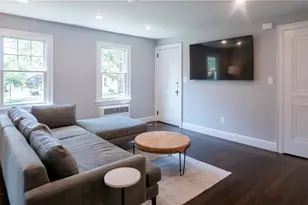 118 Ruggles Ave, Newport, RI 02840 - Photo 5