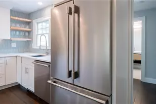118 Ruggles Ave, Newport, RI 02840 - Photo 25