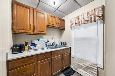 8 Thomas Avenue, Pawtucket, RI 02860 - Photo 11