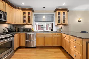30 Vine St, East Greenwich, RI 02818 - Photo 11