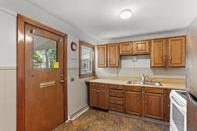 6 Shore Road, East Providence, RI 02915 - Photo 9