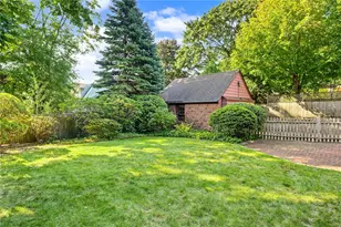 49 Laurel Ave, Providence, RI 02906 - Photo 39