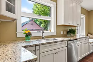 49 Laurel Ave, Providence, RI 02906 - Photo 9