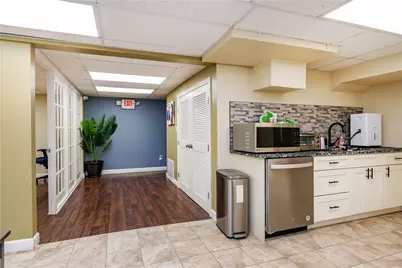 1155 Newport Avenue, Pawtucket, RI 02861 - Photo 33