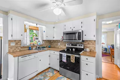 30 Beacon Circle, Cranston, RI 02910 - Photo 9