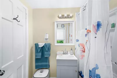 30 Beacon Circle, Cranston, RI 02910 - Photo 29