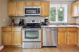 17 Clara Ln, Narragansett, RI 02882 - Photo 9