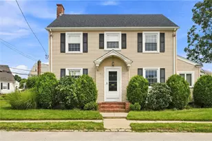 80 Knollwood Ave, Cranston, RI 02910 - Photo 1