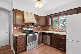 80 Knollwood Ave, Cranston, RI 02910 - Photo 3