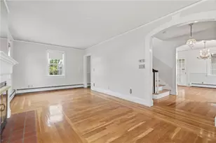 80 Knollwood Ave, Cranston, RI 02910 - Photo 11