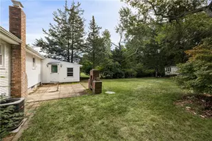 108 Longfellow Dr, Warwick, RI 02818 - Photo 33