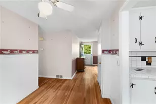 108 Longfellow Dr, Warwick, RI 02818 - Photo 11
