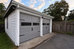 10 Channing St, Newport, RI 02840 - Photo 43