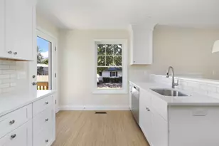 23 Wood St, Warwick, RI 02889 - Photo 15