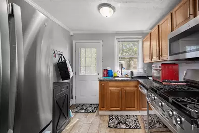 321 Church Avenue, Warwick, RI 02889 - Photo 9