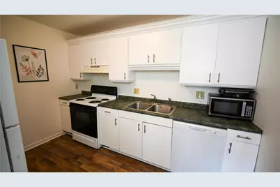 23 Village Court, West Warwick, RI 02893 - Photo 3