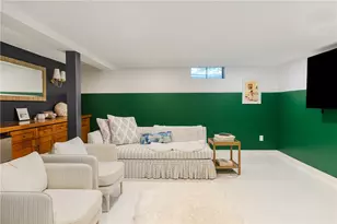 124 Harrison Ave, Newport, RI 02840 - Photo 29