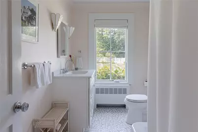 124 Harrison Avenue, Newport, RI 02840 - Photo 21