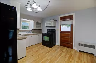 43 Meeting St, Coventry, RI 02816 - Photo 5