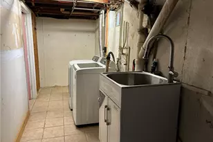 239 Summer St, Cranston, RI 02910 - Photo 15