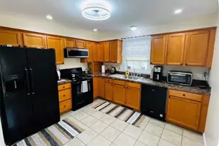 33 Cobblestone Ln, Westerly, RI 02891 - Photo 7