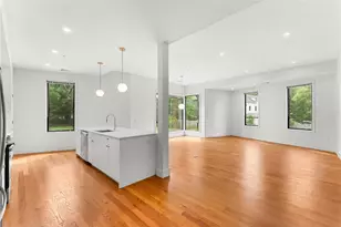 31 Parade St, Providence, RI 02909 - Photo 5