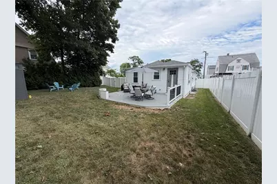 35 Bellman Avenue, Warwick, RI 02886 - Photo 5