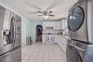 19 Carr St, Providence, RI 02905 - Photo 5