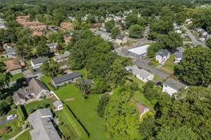276 East St, Cranston, RI 02920 - Photo 15