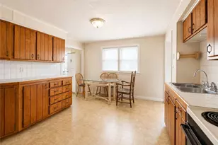 276 East St, Cranston, RI 02920 - Photo 7