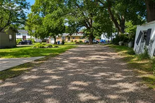 276 East St, Cranston, RI 02920 - Photo 5