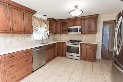 499 Squantum Drive, Warwick, RI 02888 - Photo 5