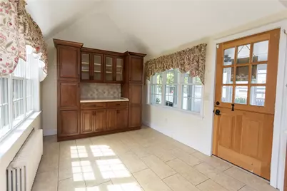 499 Squantum Drive, Warwick, RI 02888 - Photo 9